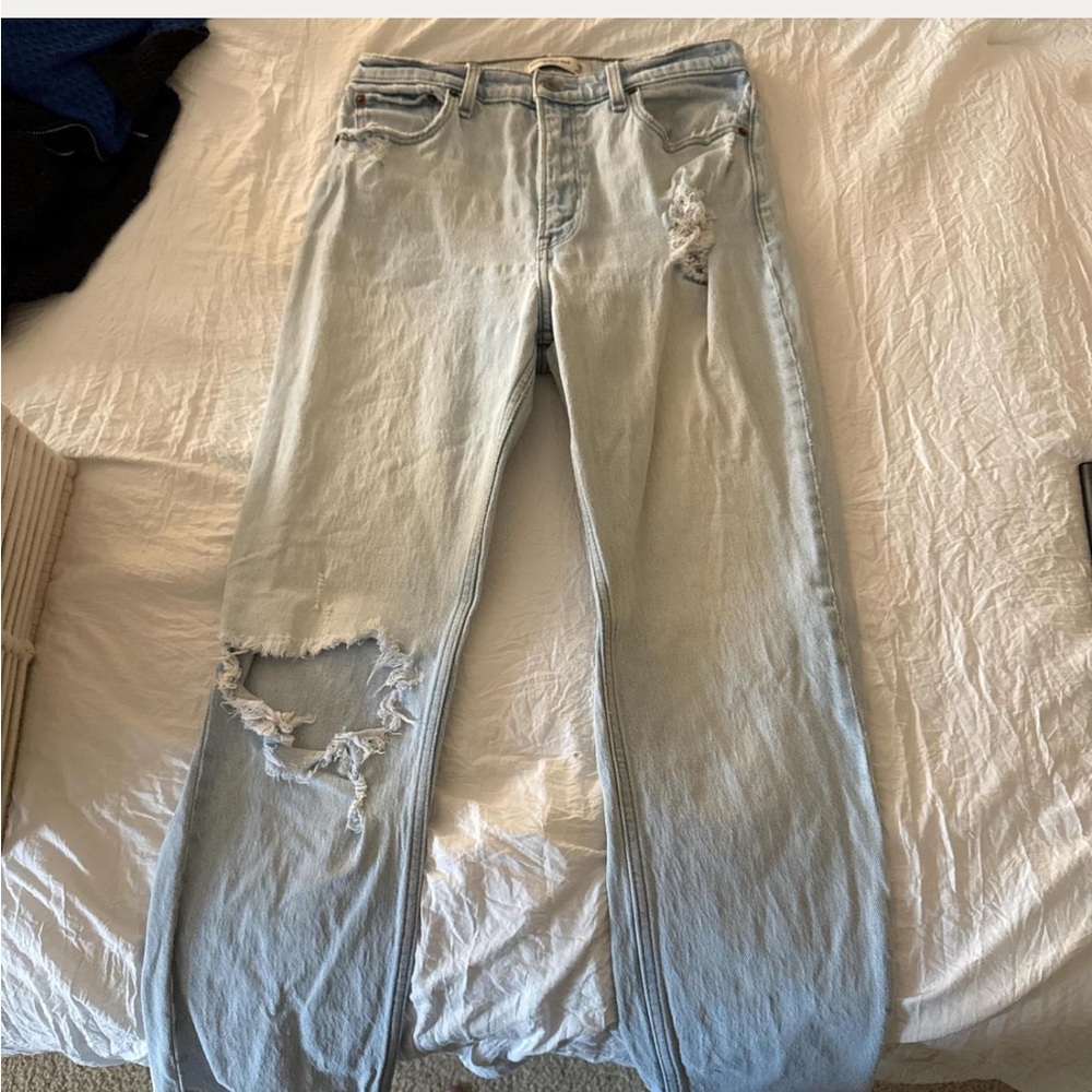Abercrombie and fitch light wash ripped jeans